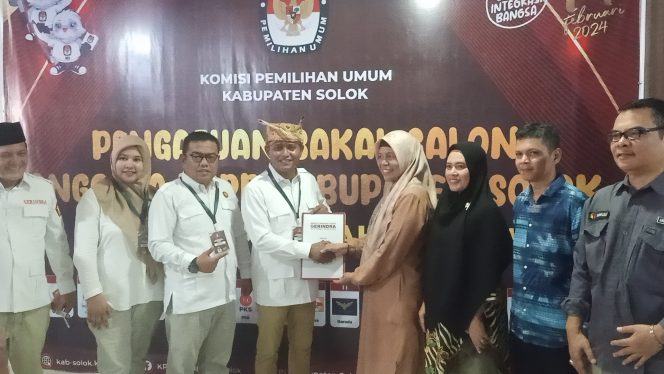 
 Hantarkan 35 Bacaleg ke KPU, Gerindra Kabupaten Solok Sebut Targetnya Pertahankan Kemenangan 2019