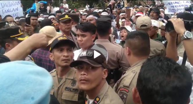 
 Aksi Demo Ricuh, Ketua Fraksi PPP DPRD Kabupaten Solok: Bupati Solok Provokasi Massa