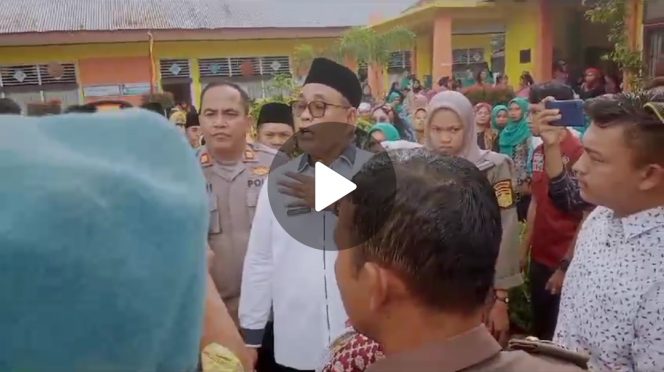 
 Kembali Viral, Bupati Solok Epyardi Asda Sebut Bachtul Anjing