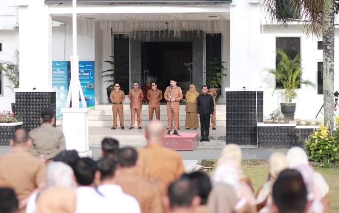 
 Wawako Solok Pimpin Apel Gabungan Pegawai Pemko Solok Pasca Libur Idul Fitri 1445 H