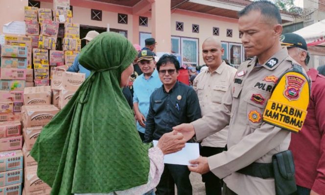 
 Pemerintah Nagari Koto Sani dan Stakeholder Berikan Bantuan ke Korban Bencana Tanah Datar