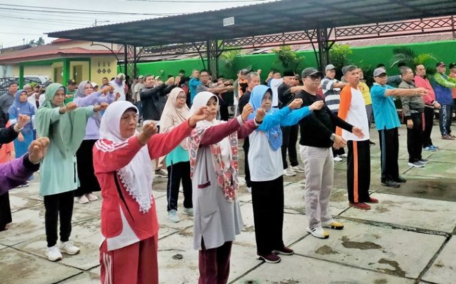 
 Jaga Kebugaran CJH, Kemenag Kota Solok Laksanakan Senam Haji