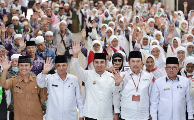 
 Wawako Solok Sambut Kedatangan 113 Jemaah Haji di Asrama Haji Padang Pariaman