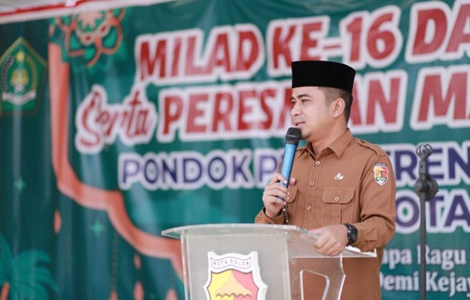 
 Bangun Generasi Islami, Wawako Solok Hadiri Wisuda Ponpes Warasatul Anbiya’
