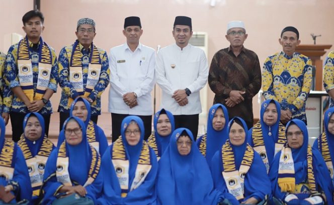 
 Wawako Solok Lepas 52 Jamaah Umroh PT Rangkayo Mulia Haramain