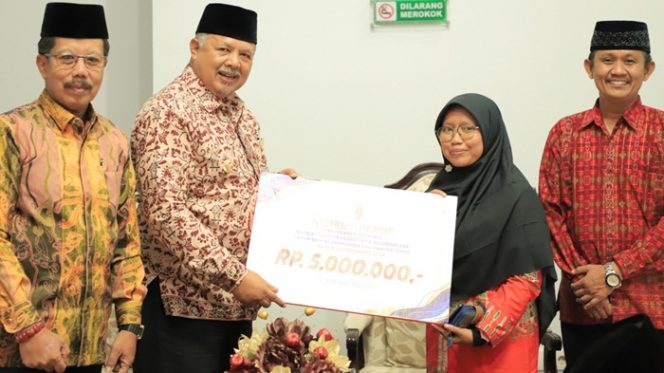 
 Walikota Solok Hadiri Pelepasan Kafilah Sumbar MTQ Nasional ke-30 Kaltim