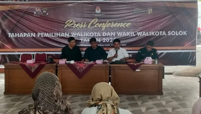 
 Gelar Konferensi Pers, KPU Sampaikan Tahapan Pilkada Kota Solok 2024