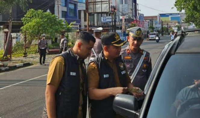 
 Tingkatkan Ketaatan dan Kesadaran Masyarakat Bayar Pajak Kendaraan, Samsat Padang Gelar Razia Gabungan
