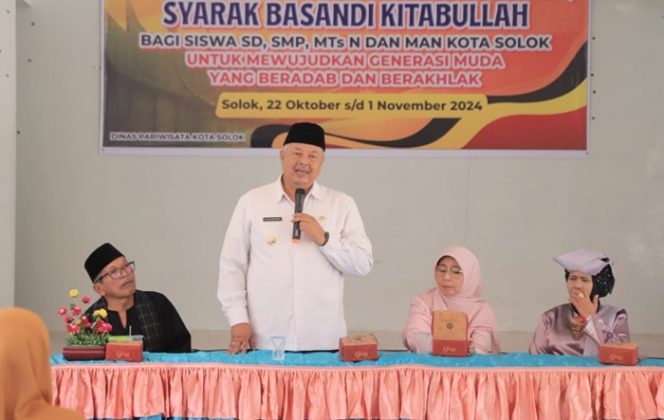 
 Membentuk Generasi Beradab dan Berakhlak, Walikota Solok Buka Program Bundo Kanduang Masuk Sekolah