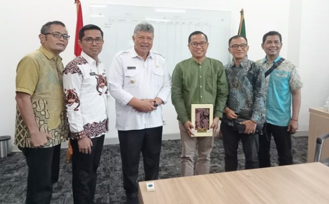 
 Dorong Pengembangan Sepak Bola Usia Dini, Walikota Solok Kunjungi PSSI Pusat