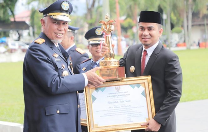 
 Wawako Solok Terima Penghargaan WTN pada Peringatan Harhubnas 2024