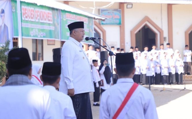 
 Jadi Irup, Walikota Solok Ingatkan Santri Pentingnya Berkontribusi untuk Bangsa dan Negara