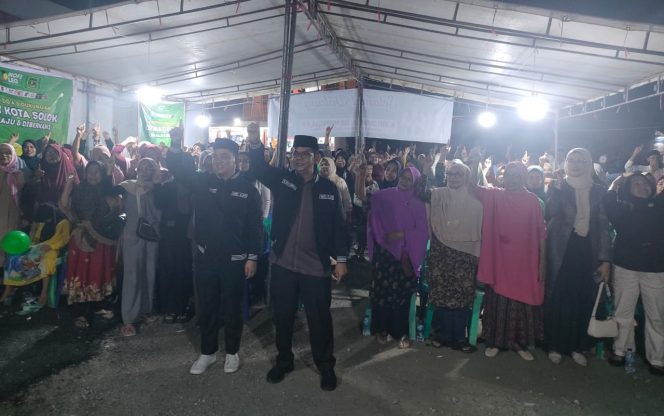 
 Jelas dan Terukur, Calon Walikota dan Wawako Solok NC-LM Janjikan Seragam Gratis Peserta Didik