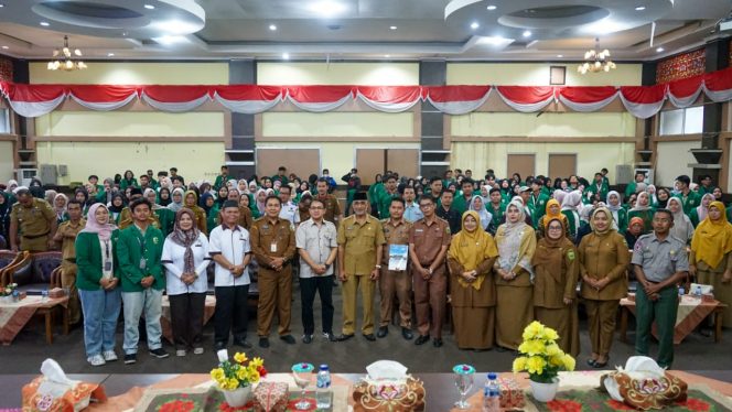 
 Pemkab Terima Penyerahan Mahasiswa KKN Unand Periode I Tahun 2025 di Kabupaten Solok