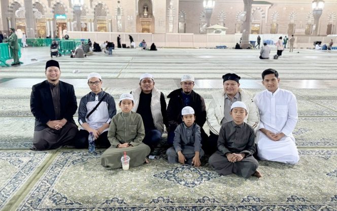 
 Ajak Lawan Pergeseran Moral, Wabup Solok Jon Firman Pandu juga Tawarkan Hadiah Haji untuk Mahasiswa Madinah
